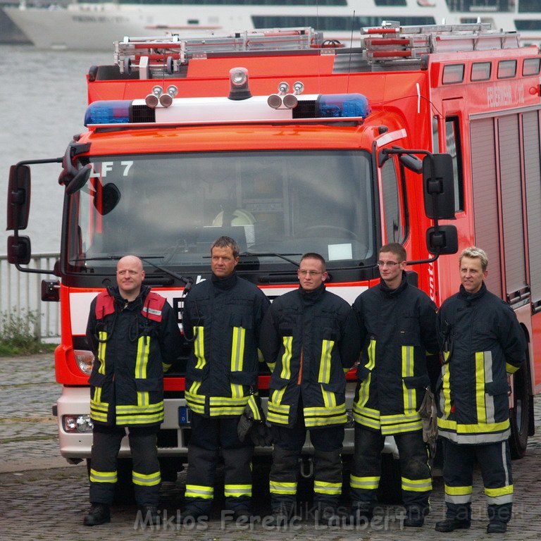 Neue LF`s fuer Koeln Uebergabe in Koeln Deutz an den Wachen  P108.JPG